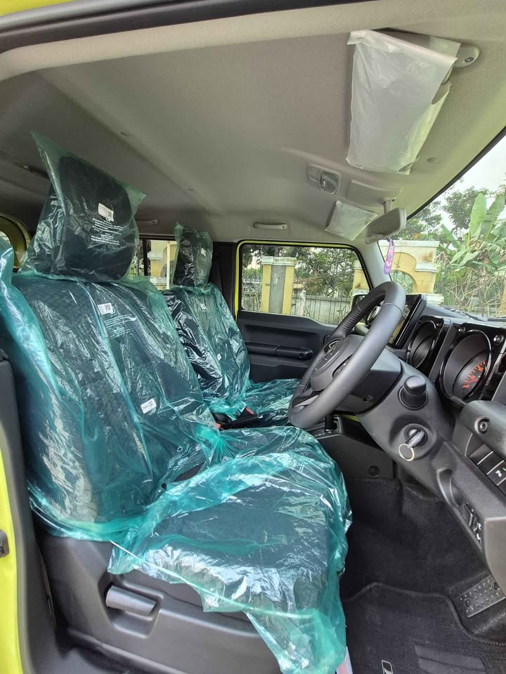 2025 Suzuki Jimny 5 Door Dual Tone AT 2025 Suzuki Jimny 5 Door Dual Tone AT