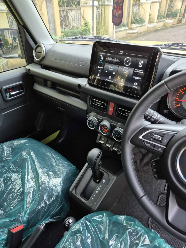 2025 Suzuki Jimny 5 Door Dual Tone AT 2025 Suzuki Jimny 5 Door Dual Tone AT