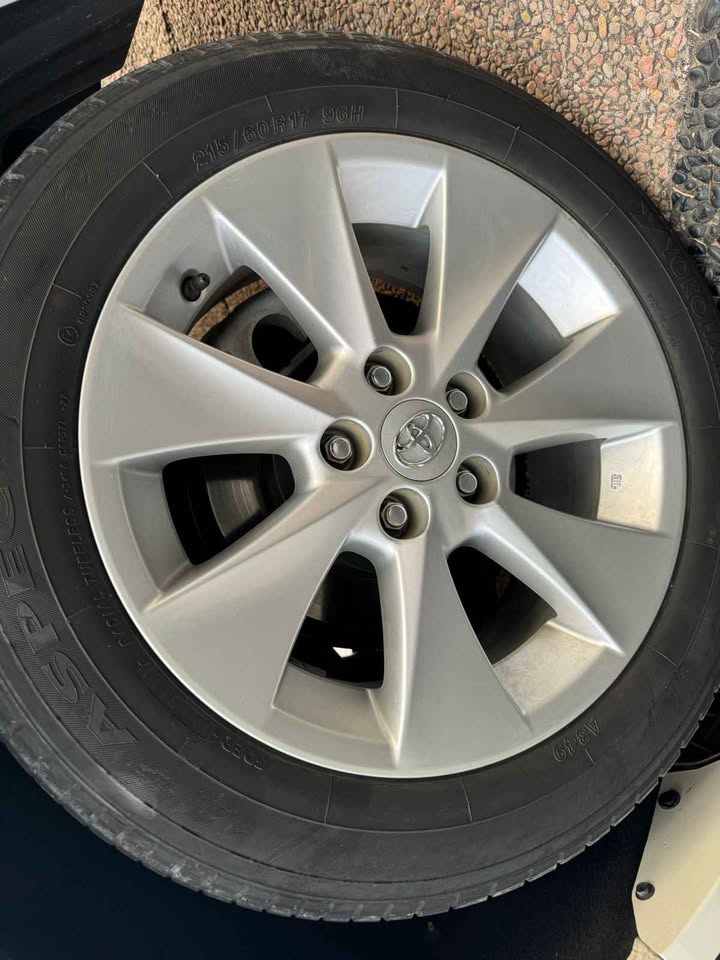 2011 Toyota Vellfire  2.5 ZG AT PREMIUM SOUND 2011 Toyota Vellfire  2.5 ZG AT PREMIUM SOUND