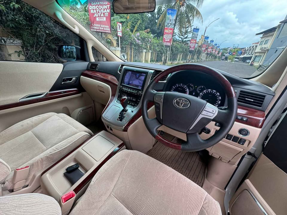 2011 Toyota Vellfire  2.5 ZG AT PREMIUM SOUND 2011 Toyota Vellfire  2.5 ZG AT PREMIUM SOUND