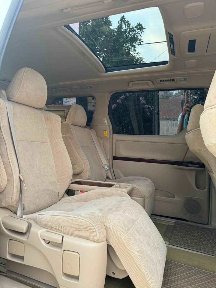 2011 Toyota Vellfire  2.5 ZG AT PREMIUM SOUND 2011 Toyota Vellfire  2.5 ZG AT PREMIUM SOUND