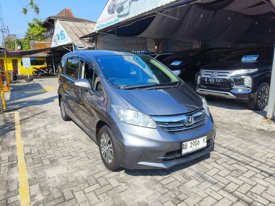 2014 Honda Freed  S AT 2014 Honda Freed  S AT