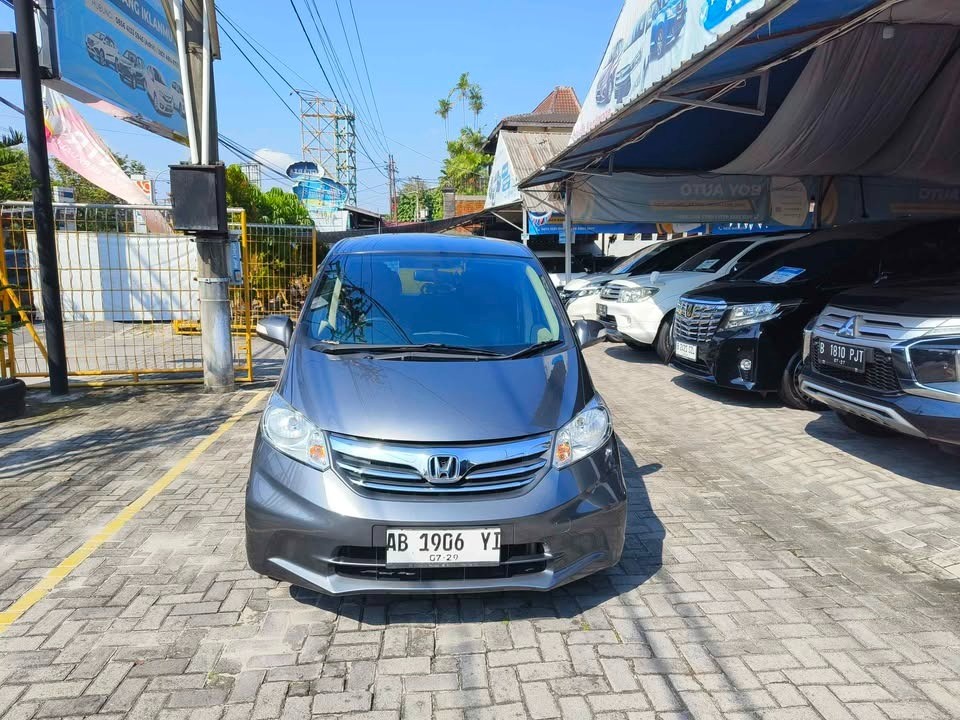 2014 Honda Freed  S AT 2014 Honda Freed  S AT