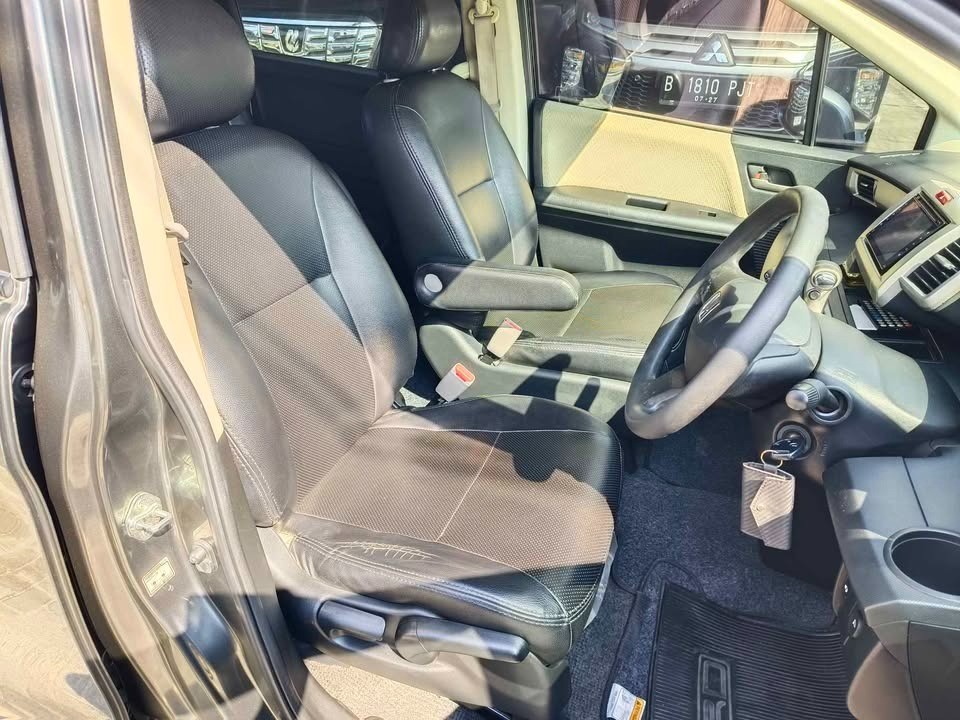 2014 Honda Freed  S AT 2014 Honda Freed  S AT