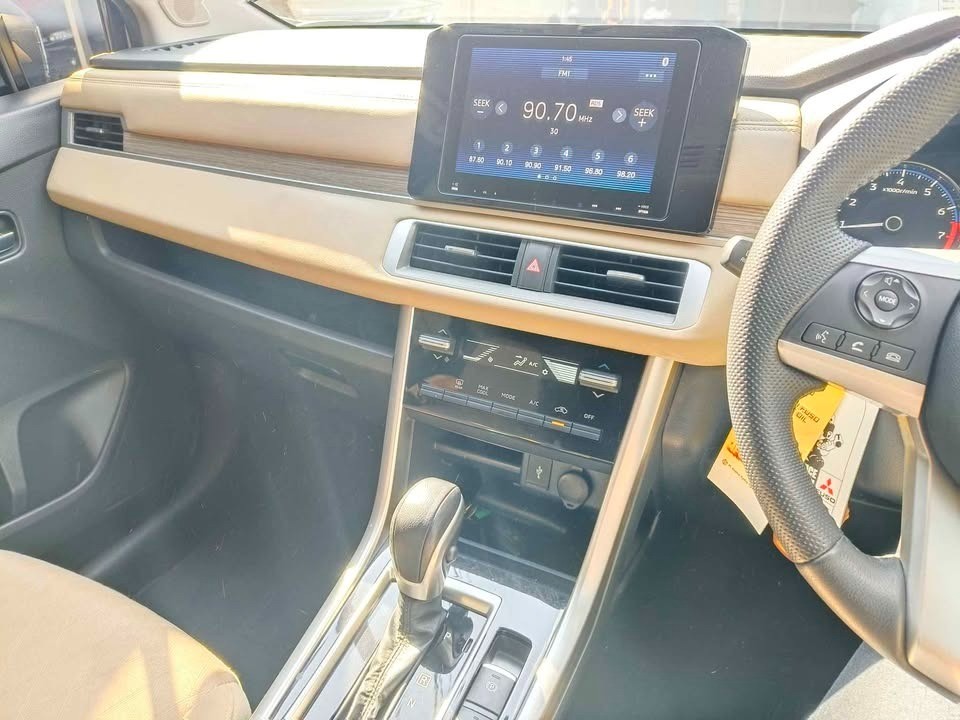 2022 Mitsubishi Xpander Ultimate CVT 2022 Mitsubishi Xpander Ultimate CVT