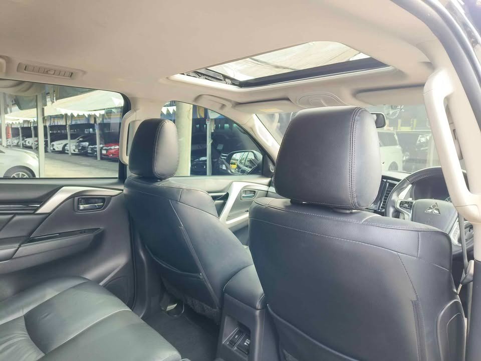 2022 Mitsubishi Pajero Sport Dakar AT 4x2 2022 Mitsubishi Pajero Sport Dakar AT 4x2