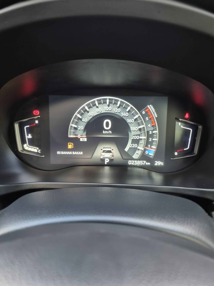 2021 Mitsubishi Pajero Sport Dakar AT 4x2 2021 Mitsubishi Pajero Sport Dakar AT 4x2