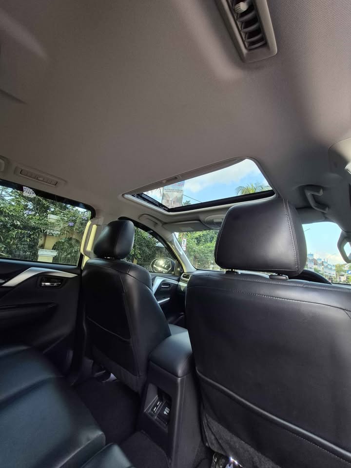 2021 Mitsubishi Pajero Sport Dakar AT 4x2 2021 Mitsubishi Pajero Sport Dakar AT 4x2