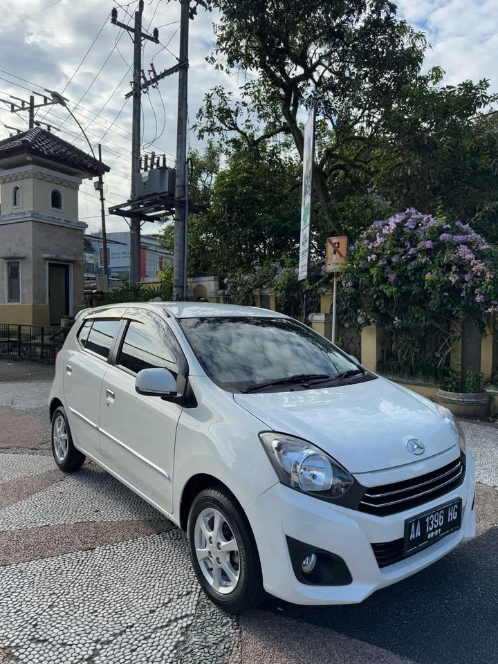 2017 Daihatsu Ayla  1.0 X MT 2017 Daihatsu Ayla  1.0 X MT