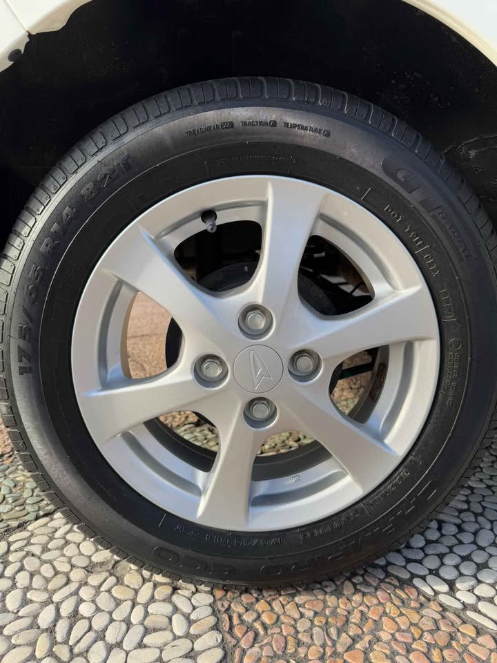 2017 Daihatsu Ayla  1.0 X MT 2017 Daihatsu Ayla  1.0 X MT