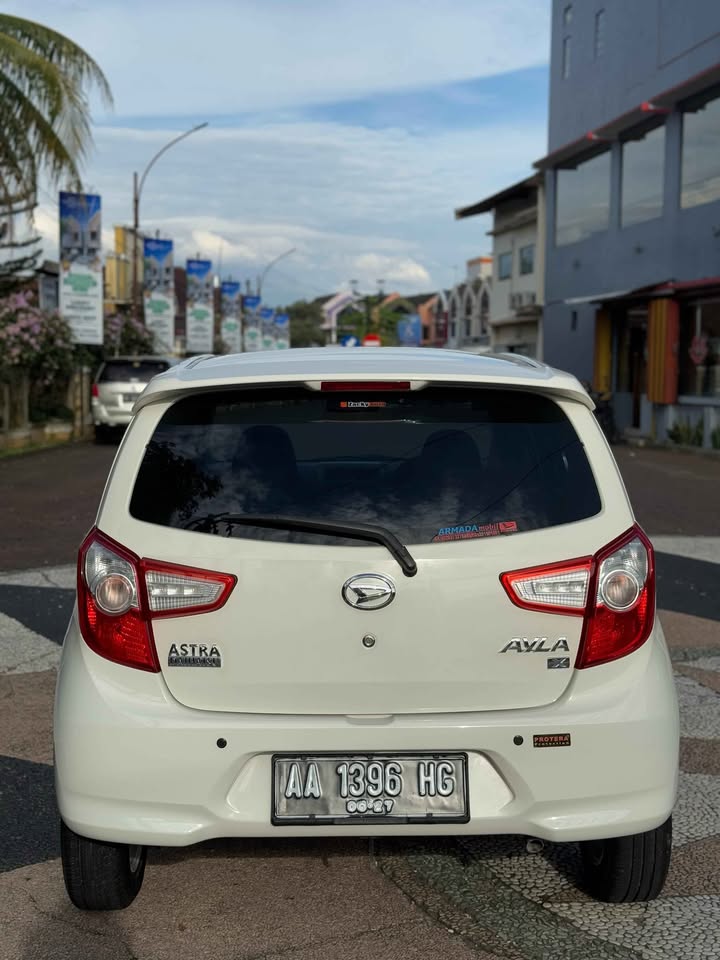 2017 Daihatsu Ayla  1.0 X MT 2017 Daihatsu Ayla  1.0 X MT