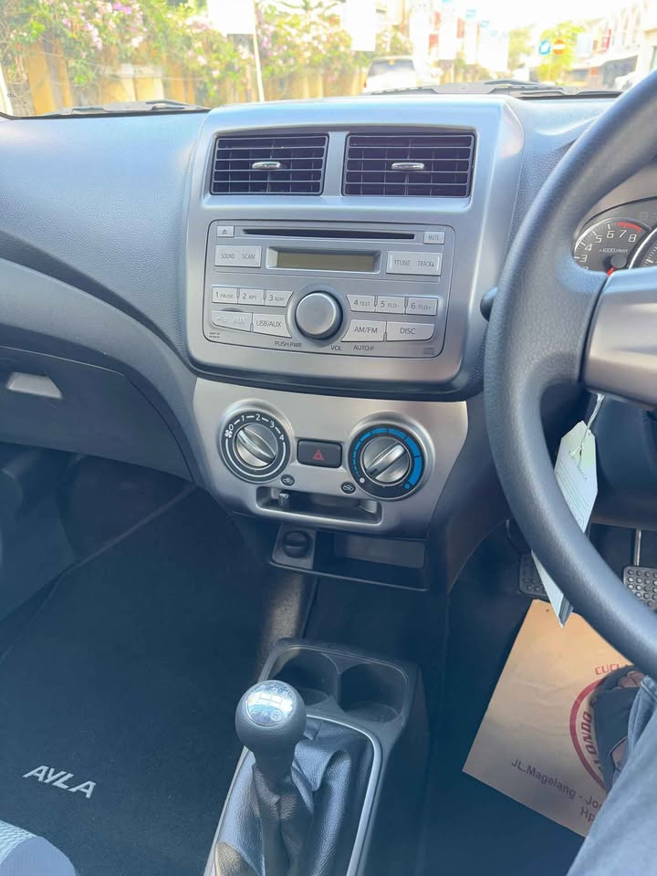 2017 Daihatsu Ayla  1.0 X MT 2017 Daihatsu Ayla  1.0 X MT