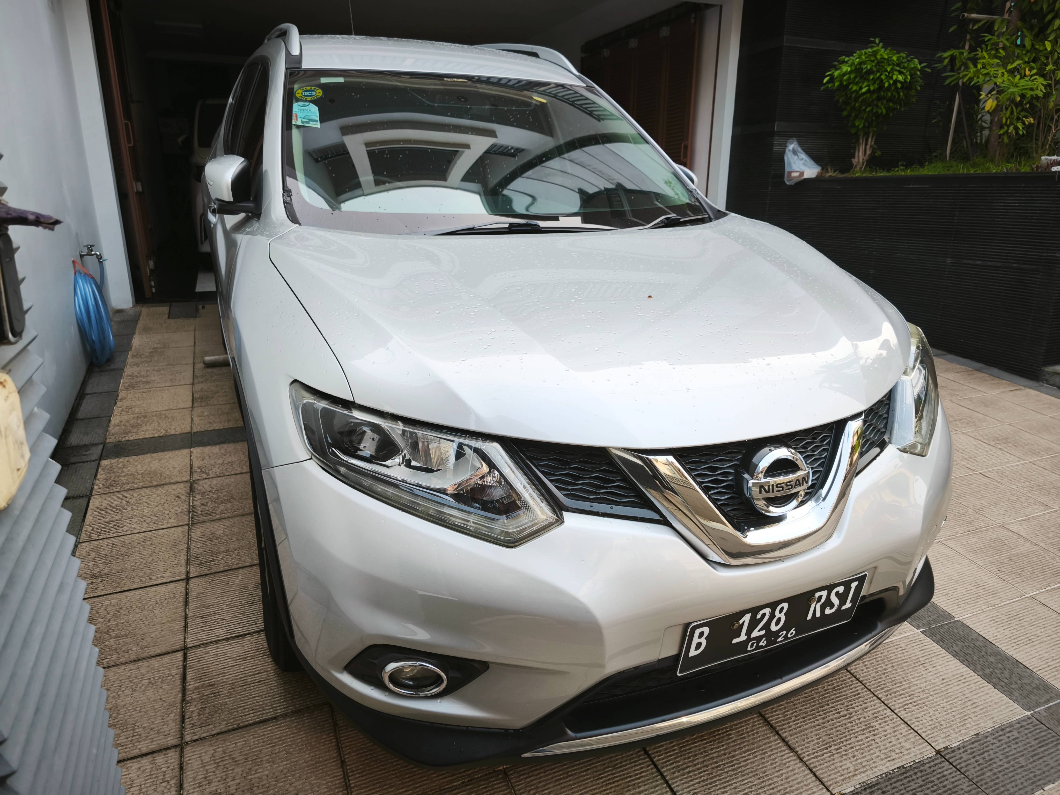 2015 Nissan X-Trail  2.5 XT AT Bekas 2015 Nissan X-Trail  2.5 XT AT Bekas
