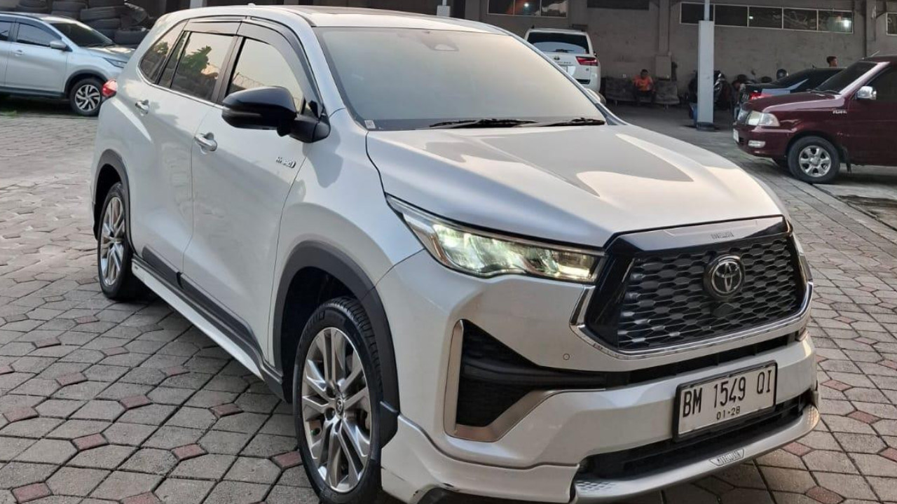 2022 Toyota Kijang Innova Zenix Hybrid EV 2022 Toyota Kijang Innova Zenix Hybrid EV