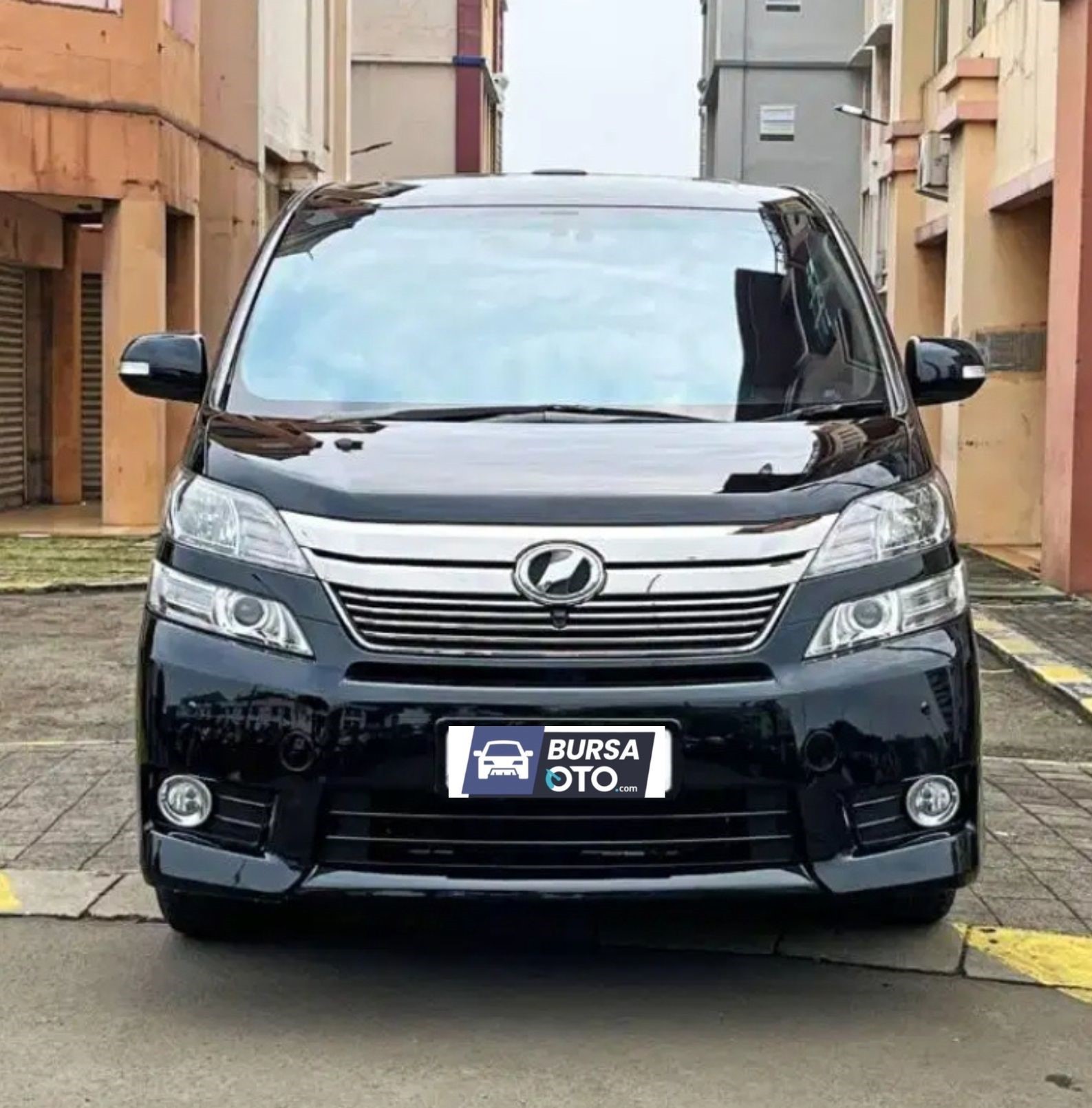 Second Hand 2012 Toyota Vellfire Second Hand 2012 Toyota Vellfire