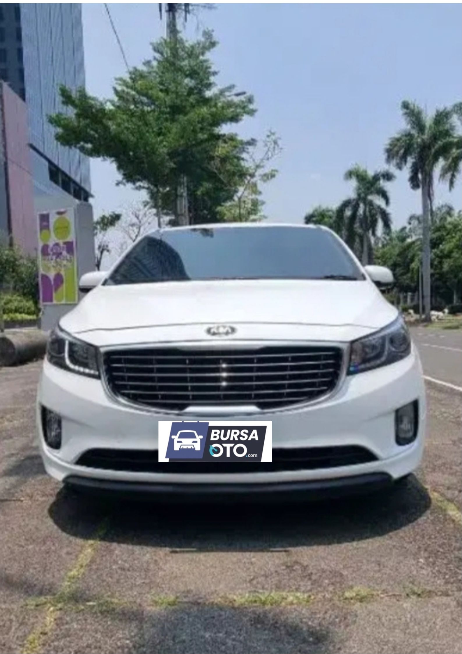 2017 Kia Grand Sedona AT Bekas 2017 Kia Grand Sedona AT Bekas