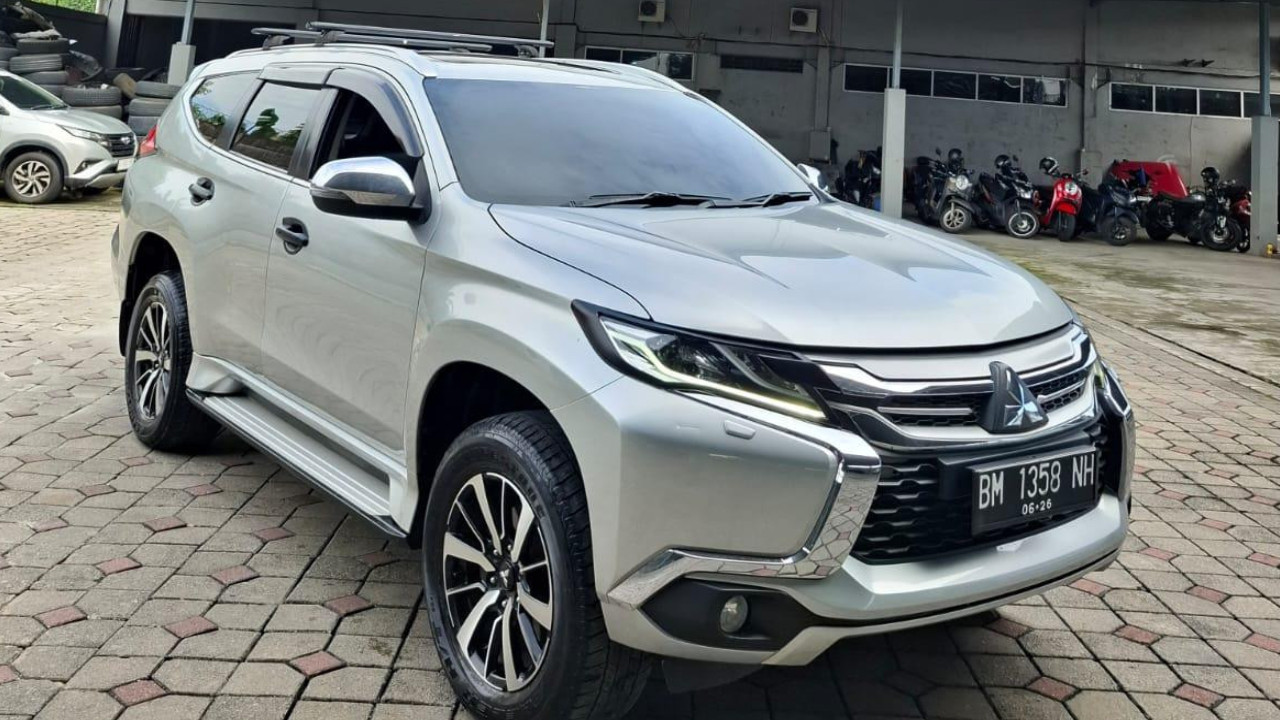 2016 Mitsubishi Pajero Sport Dakar AT 4x2 2016 Mitsubishi Pajero Sport Dakar AT 4x2