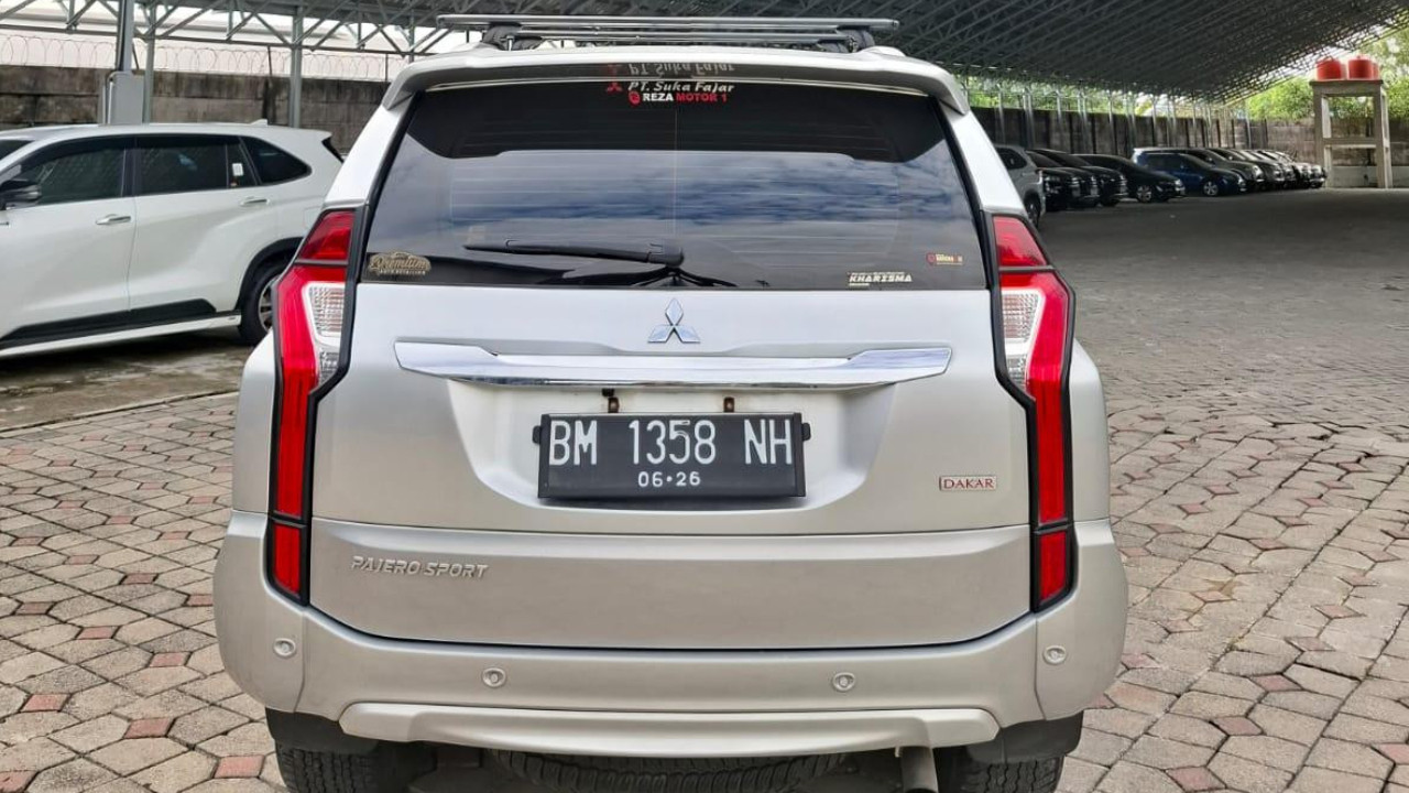 2016 Mitsubishi Pajero Sport Dakar AT 4x2 2016 Mitsubishi Pajero Sport Dakar AT 4x2