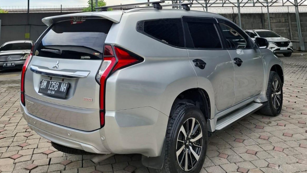 2016 Mitsubishi Pajero Sport Dakar AT 4x2 2016 Mitsubishi Pajero Sport Dakar AT 4x2