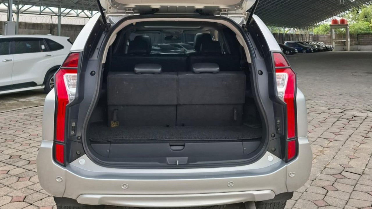 2016 Mitsubishi Pajero Sport Dakar AT 4x2 2016 Mitsubishi Pajero Sport Dakar AT 4x2