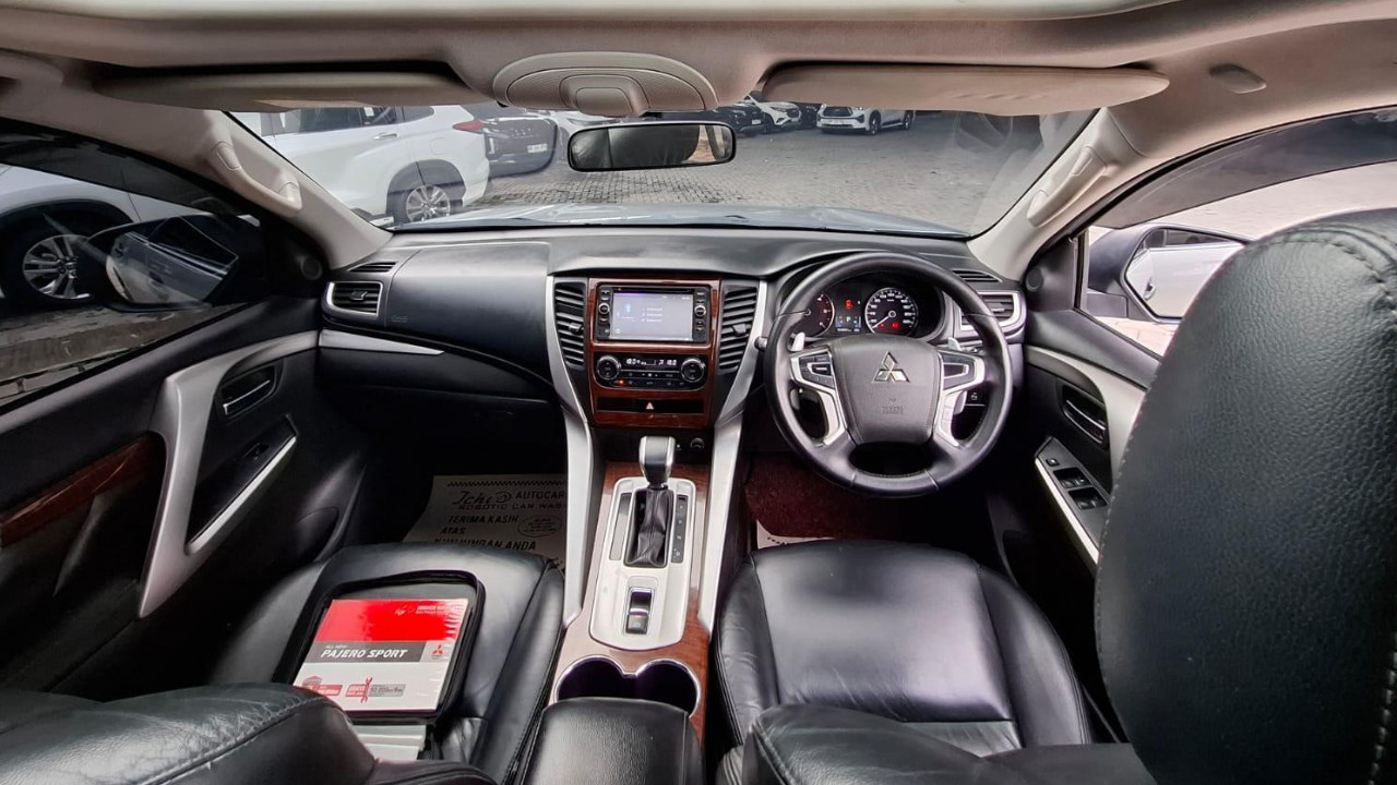 2016 Mitsubishi Pajero Sport Dakar AT 4x2 2016 Mitsubishi Pajero Sport Dakar AT 4x2