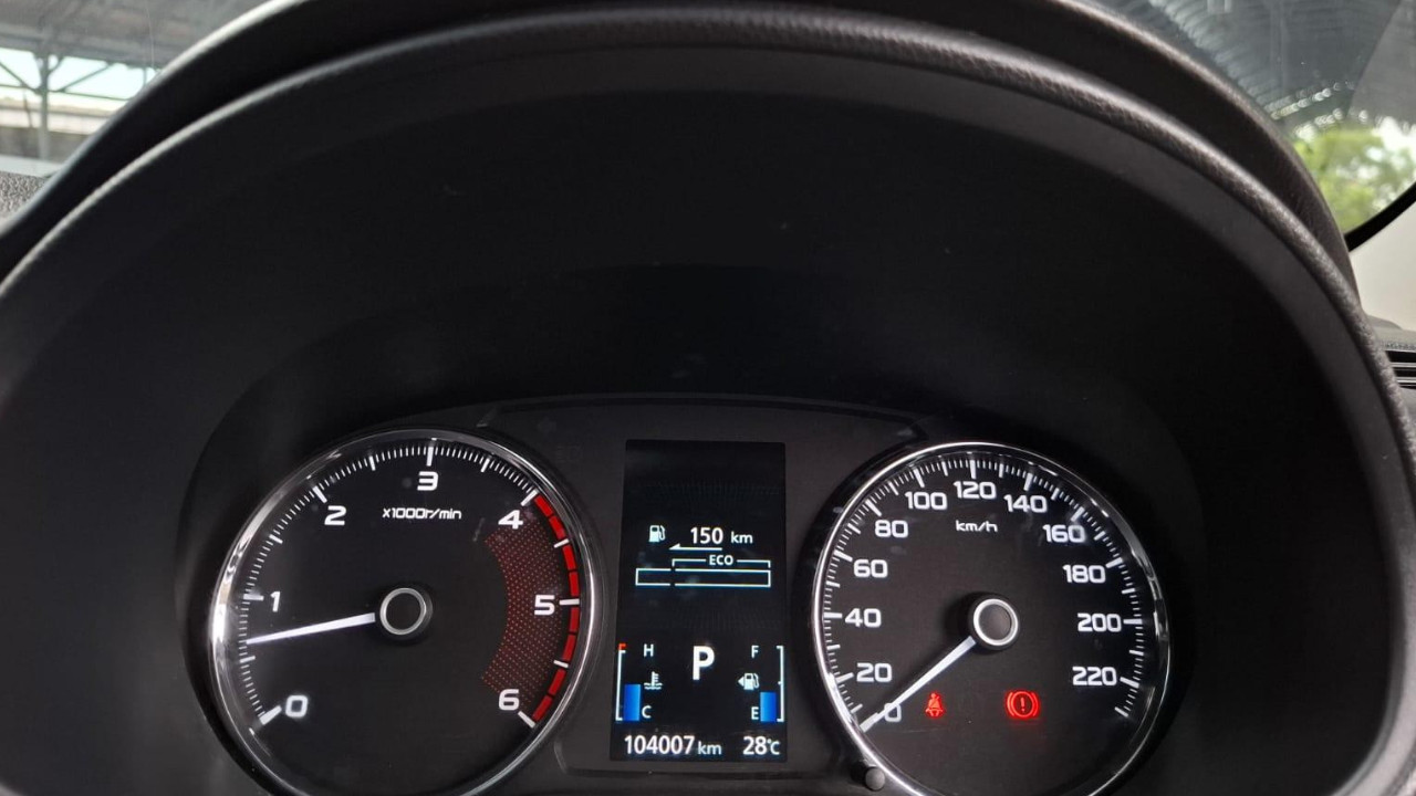 2016 Mitsubishi Pajero Sport Dakar AT 4x2 2016 Mitsubishi Pajero Sport Dakar AT 4x2