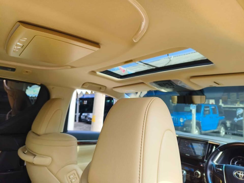 2021 Toyota Alphard 2.5L G CVT 2021 Toyota Alphard 2.5L G CVT