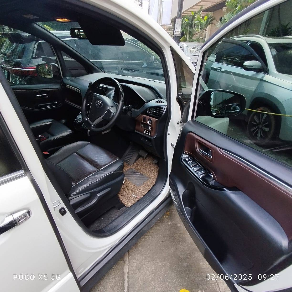 2018 Toyota Voxy 2.0L AT 2018 Toyota Voxy 2.0L AT