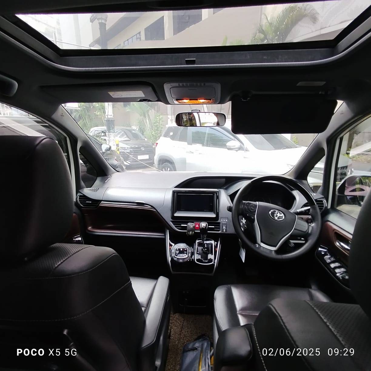 2018 Toyota Voxy 2.0L AT 2018 Toyota Voxy 2.0L AT