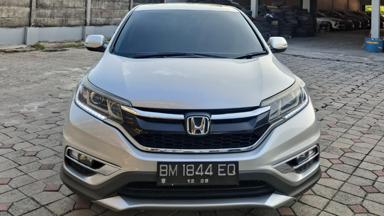 2015 Honda CR-V  2.4L Prestige AT Bekas 2015 Honda CR-V  2.4L Prestige AT Bekas