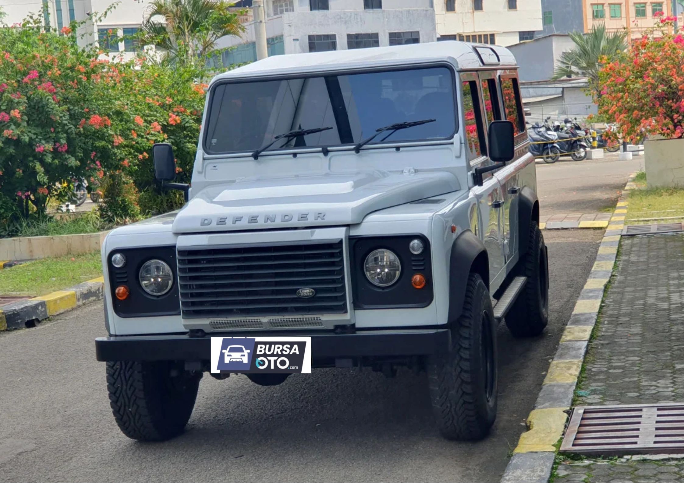 Second Hand 2015 Land Rover Defender 110 Second Hand 2015 Land Rover Defender 110