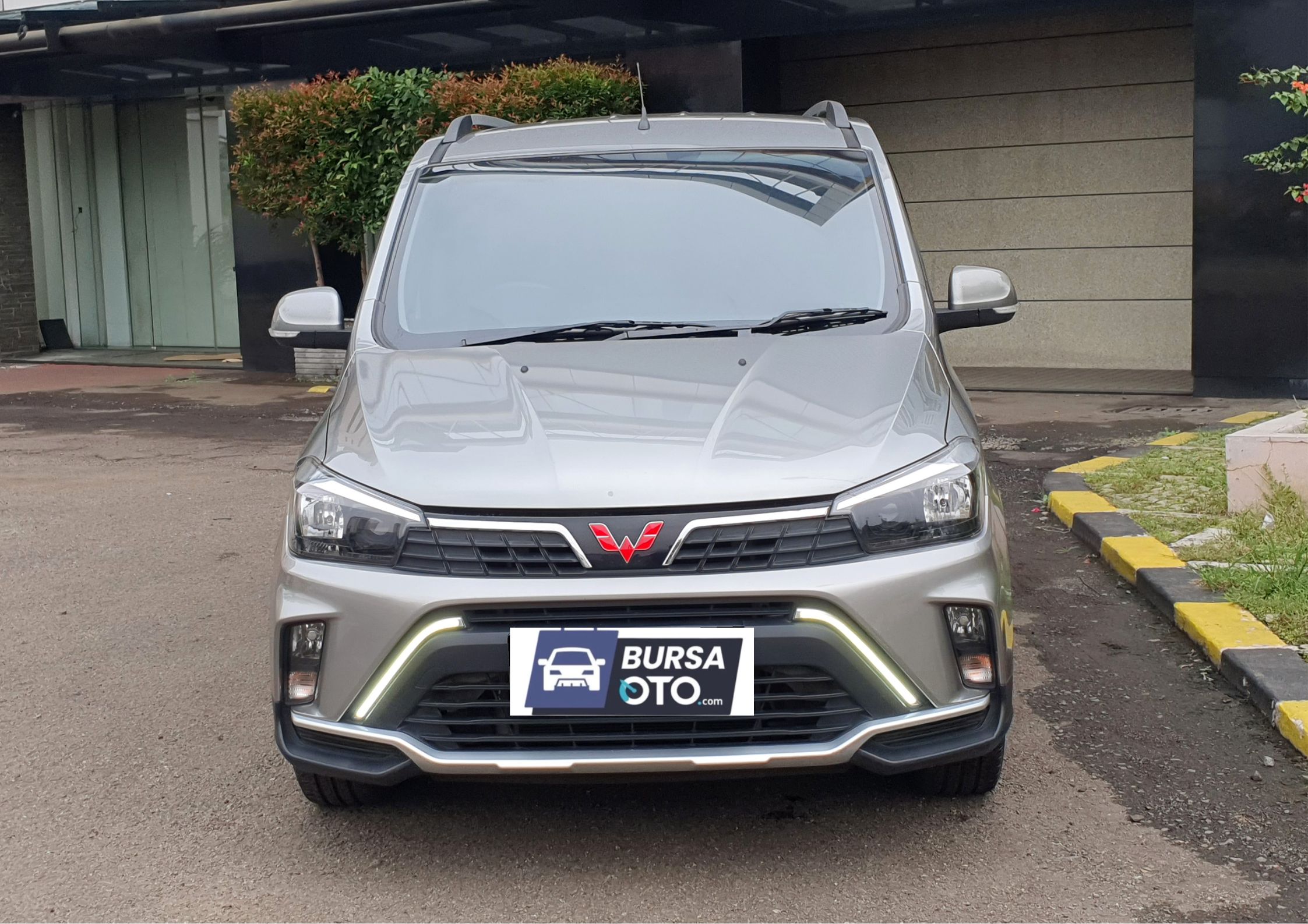 Second Hand 2021 Wuling Confero S Second Hand 2021 Wuling Confero S
