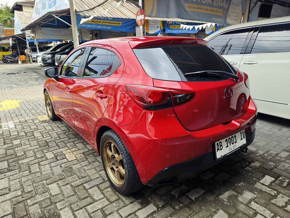 2015 Mazda 2 Hatchback GT 1.5L AT 2015 Mazda 2 Hatchback GT 1.5L AT
