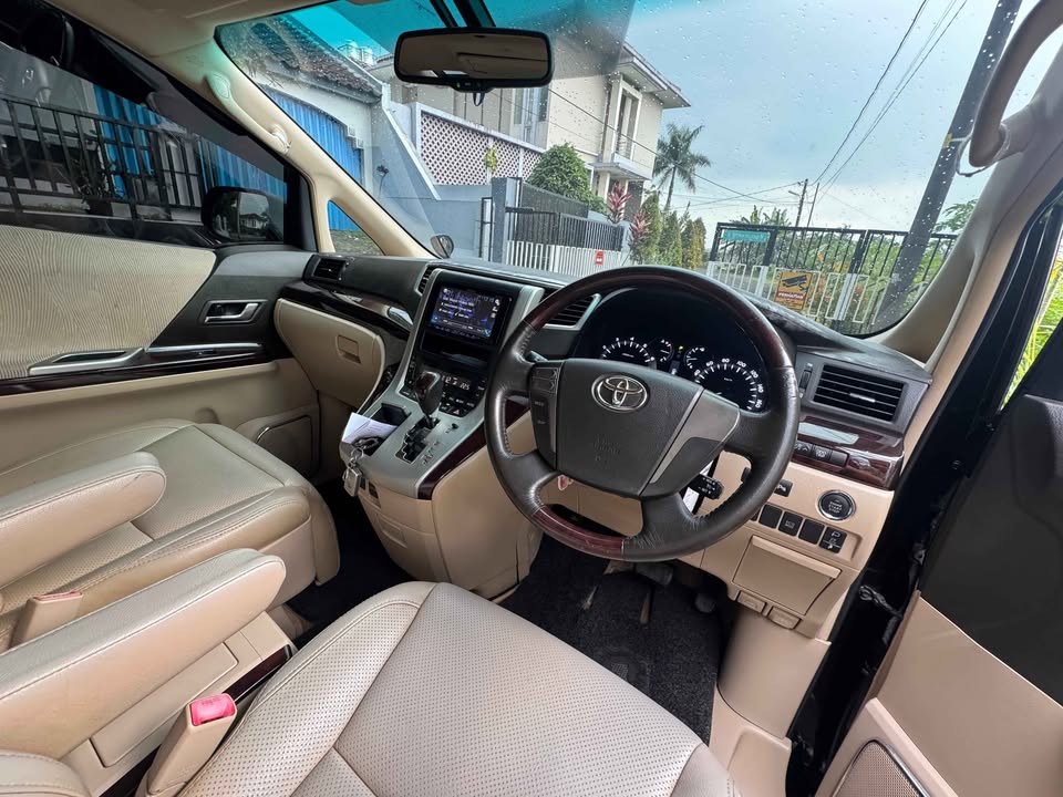 2011 Toyota Vellfire  2.5 ZG AT PREMIUM SOUND 2011 Toyota Vellfire  2.5 ZG AT PREMIUM SOUND