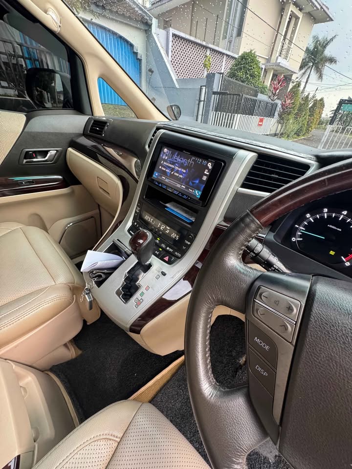 2011 Toyota Vellfire  2.5 ZG AT PREMIUM SOUND 2011 Toyota Vellfire  2.5 ZG AT PREMIUM SOUND