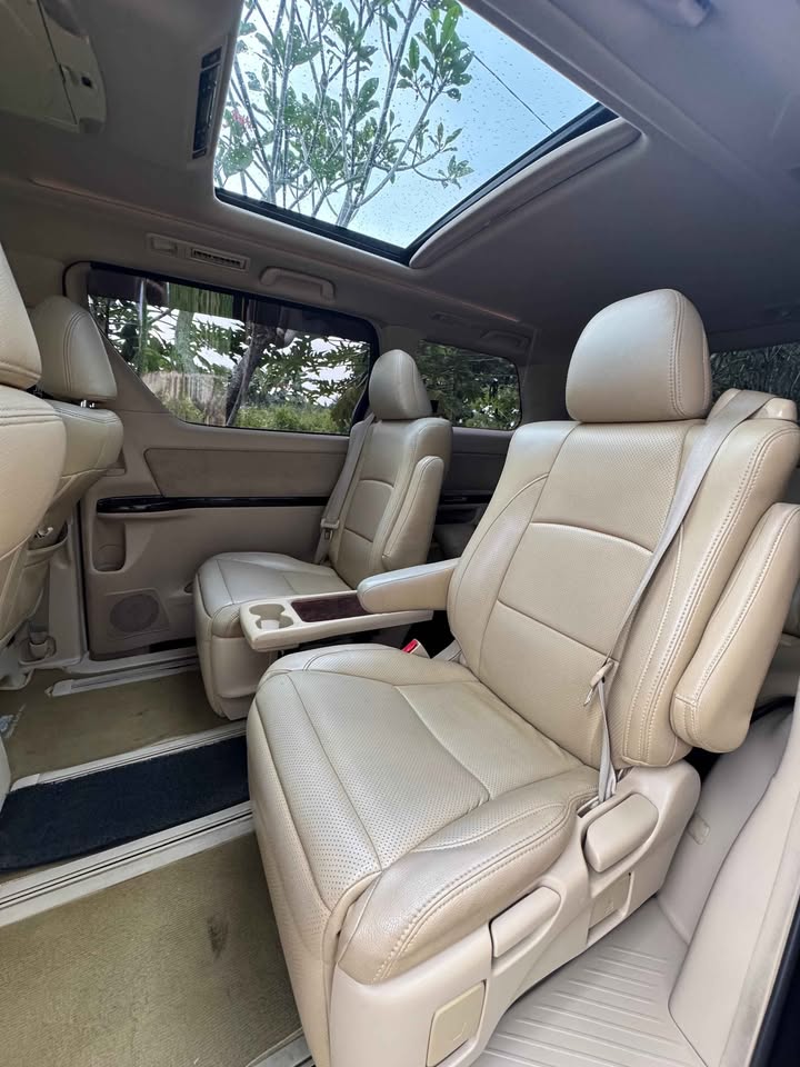 2011 Toyota Vellfire  2.5 ZG AT PREMIUM SOUND 2011 Toyota Vellfire  2.5 ZG AT PREMIUM SOUND