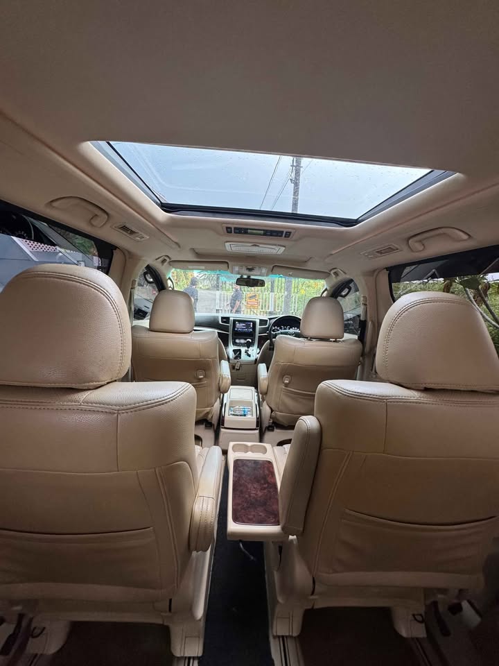 2011 Toyota Vellfire  2.5 ZG AT PREMIUM SOUND 2011 Toyota Vellfire  2.5 ZG AT PREMIUM SOUND