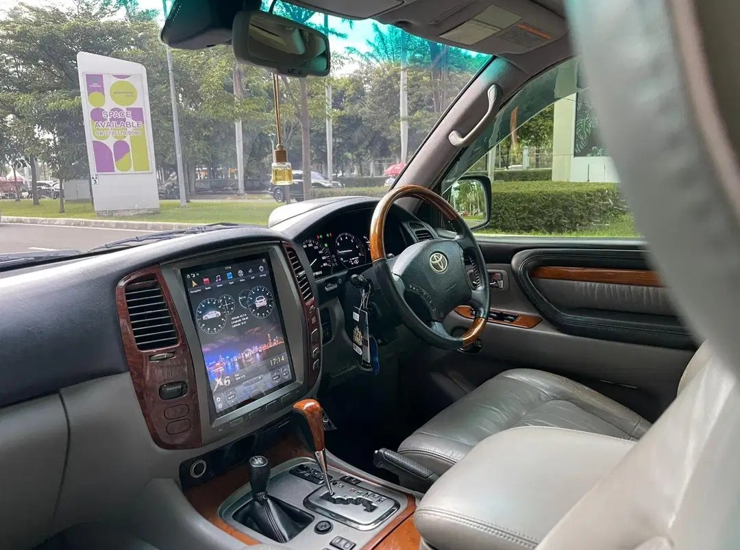 2005 Toyota Land Cruiser  2005 Toyota Land Cruiser