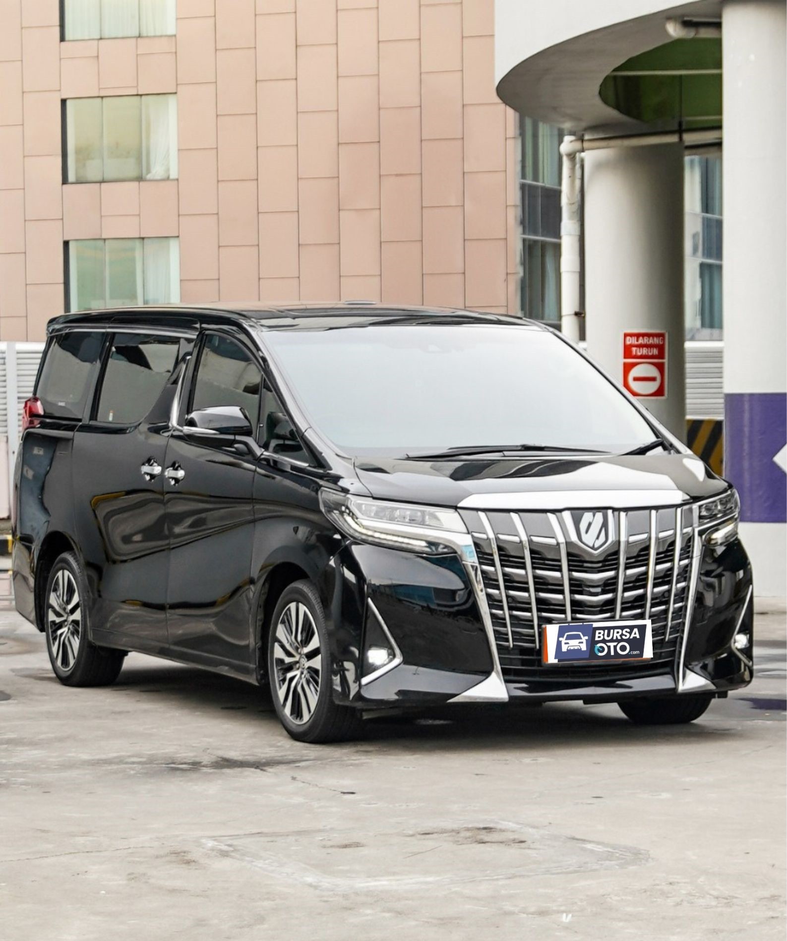 Second Hand 2022 Toyota Alphard Second Hand 2022 Toyota Alphard