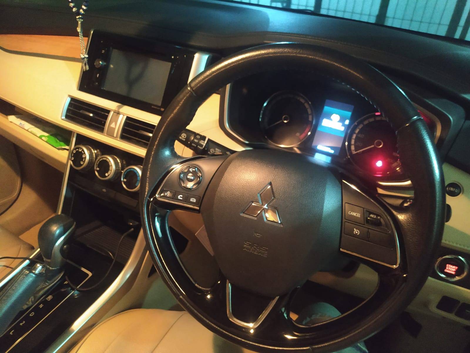 2019 Mitsubishi Xpander  Ultimate AT 2019 Mitsubishi Xpander  Ultimate AT