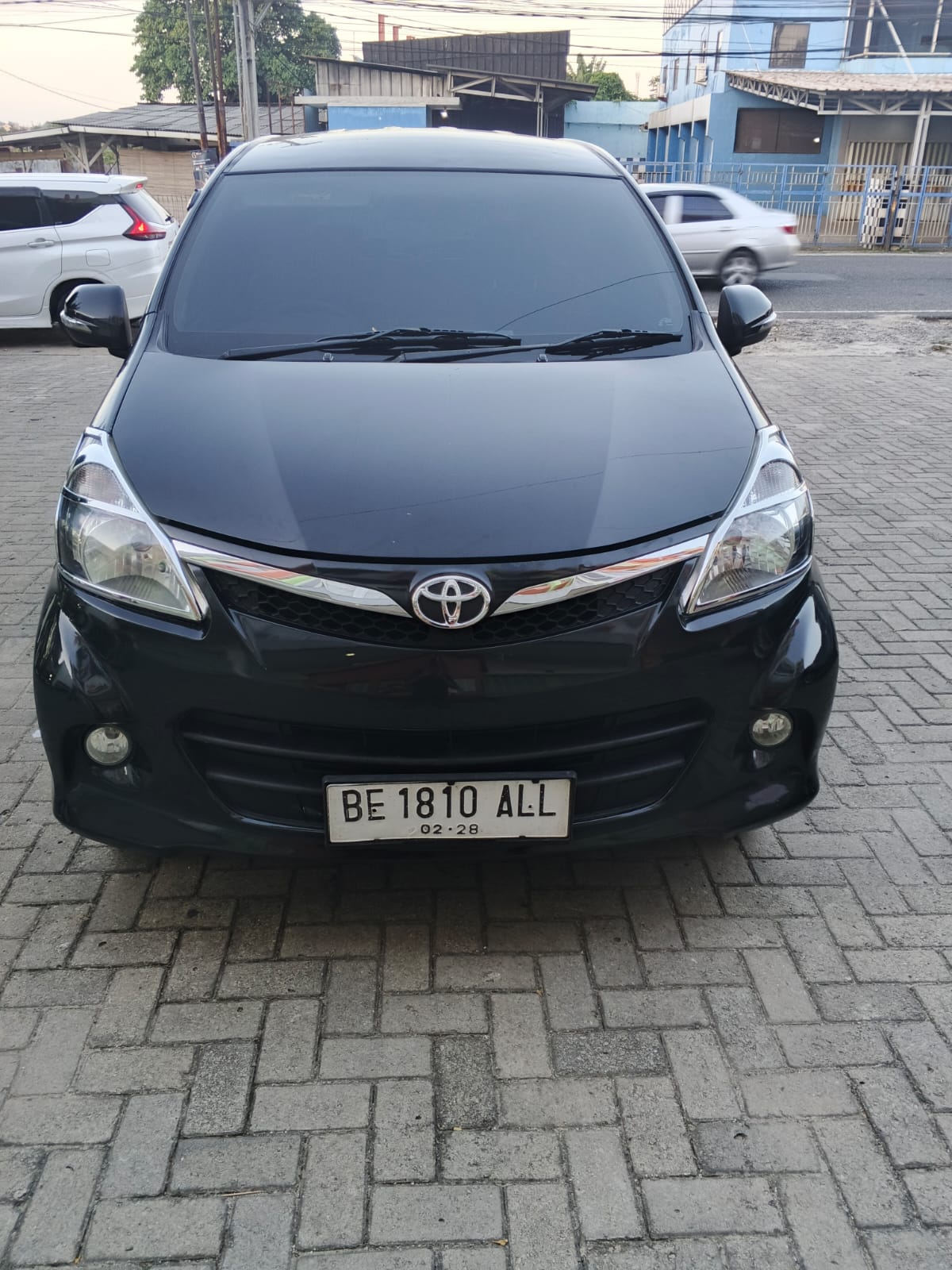 Second Hand 2014 Toyota Avanza Veloz Second Hand 2014 Toyota Avanza Veloz