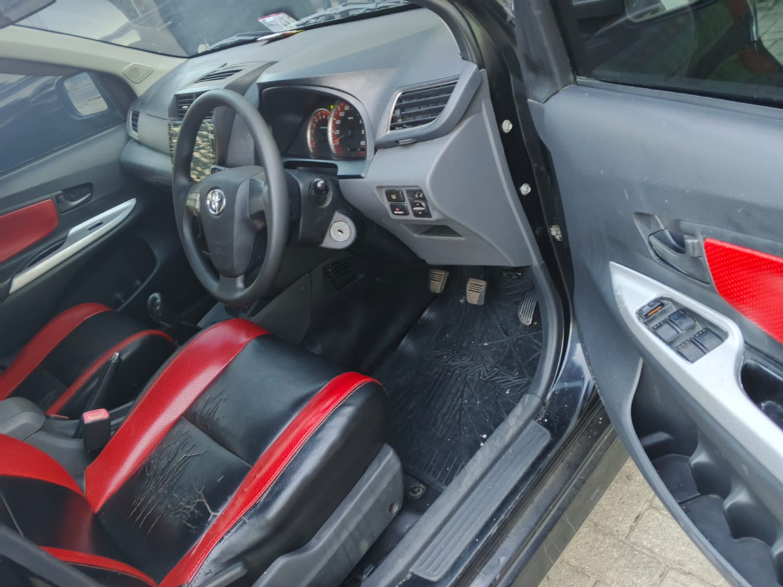 2014 Toyota Avanza Veloz 2014 Toyota Avanza Veloz