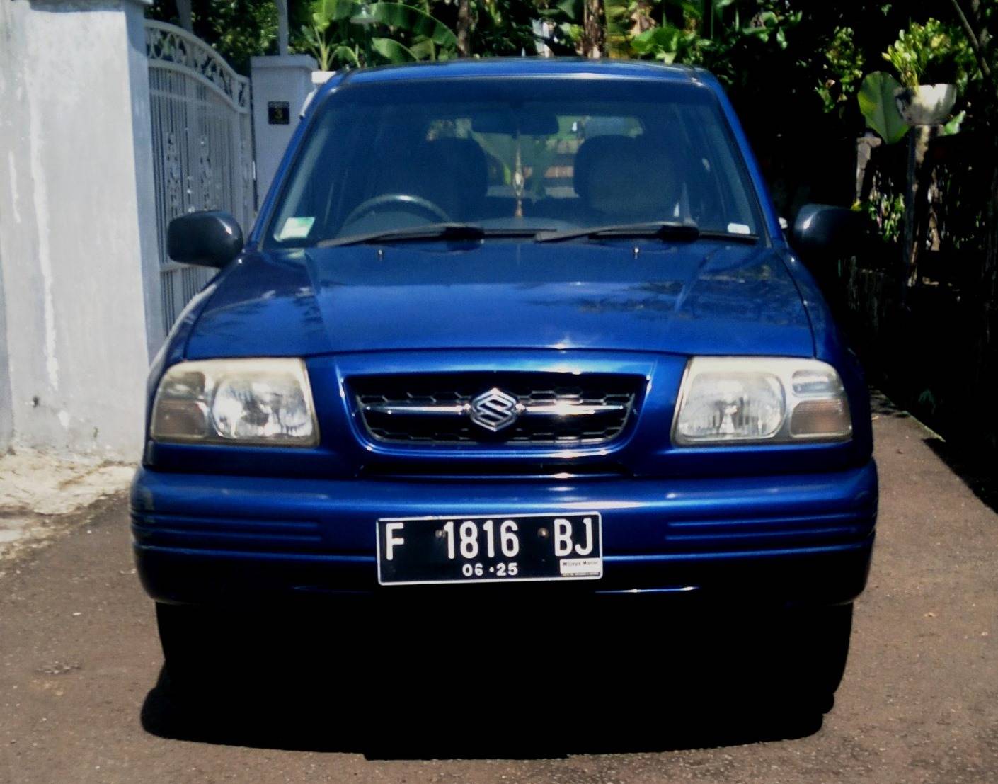 Second Hand 2004 Suzuki Escudo SE 4x2 1.6L MT Second Hand 2004 Suzuki Escudo SE 4x2 1.6L MT