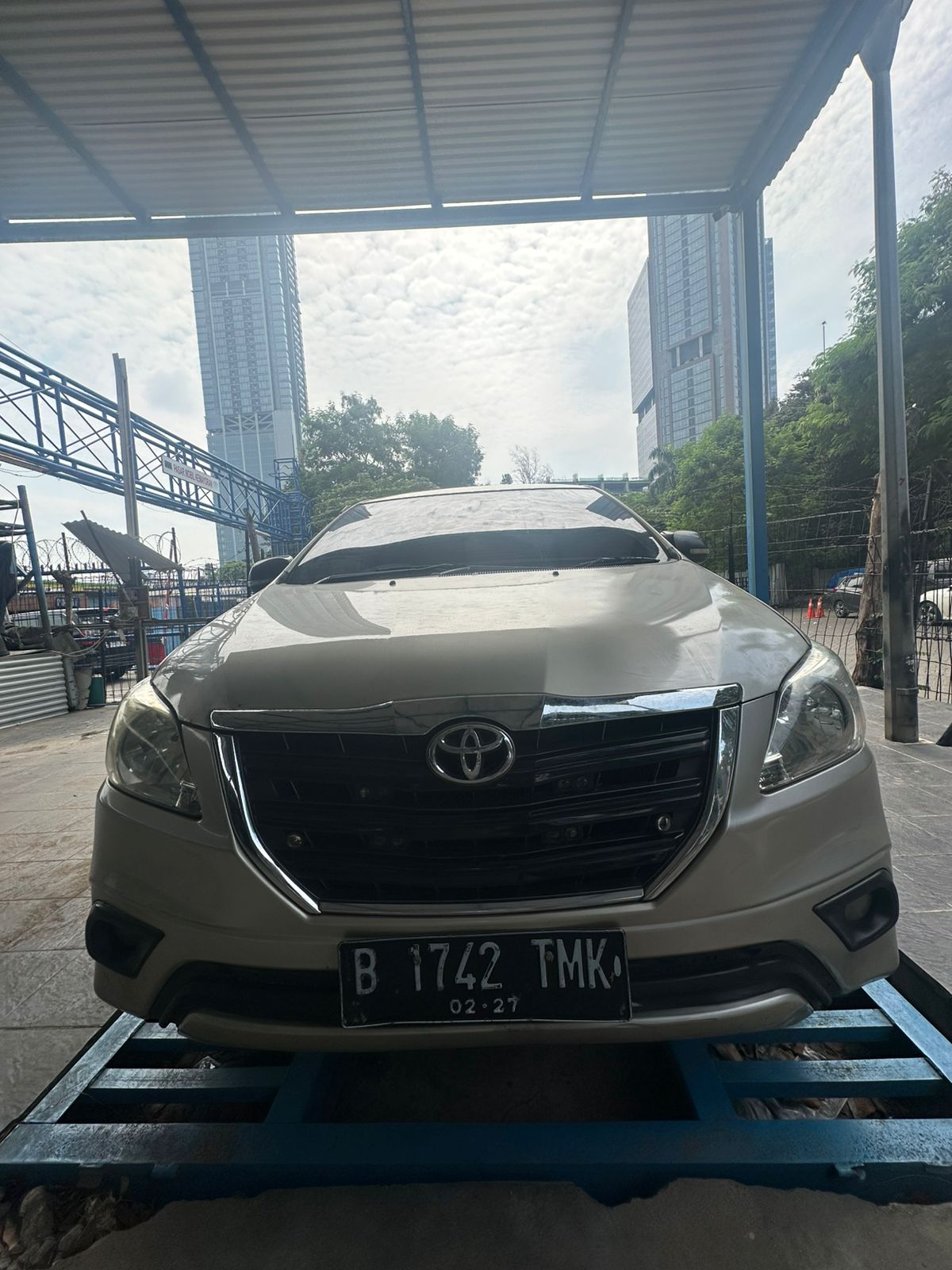 2013 Toyota Kijang Innova Bekas 2013 Toyota Kijang Innova Bekas