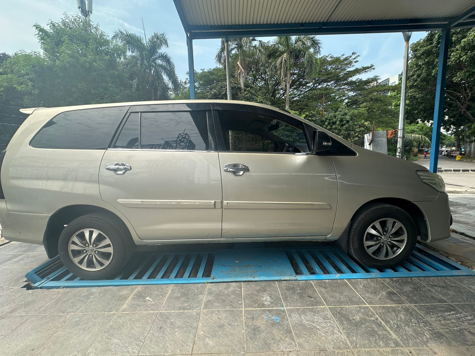 2013 Toyota Kijang Innova 2013 Toyota Kijang Innova