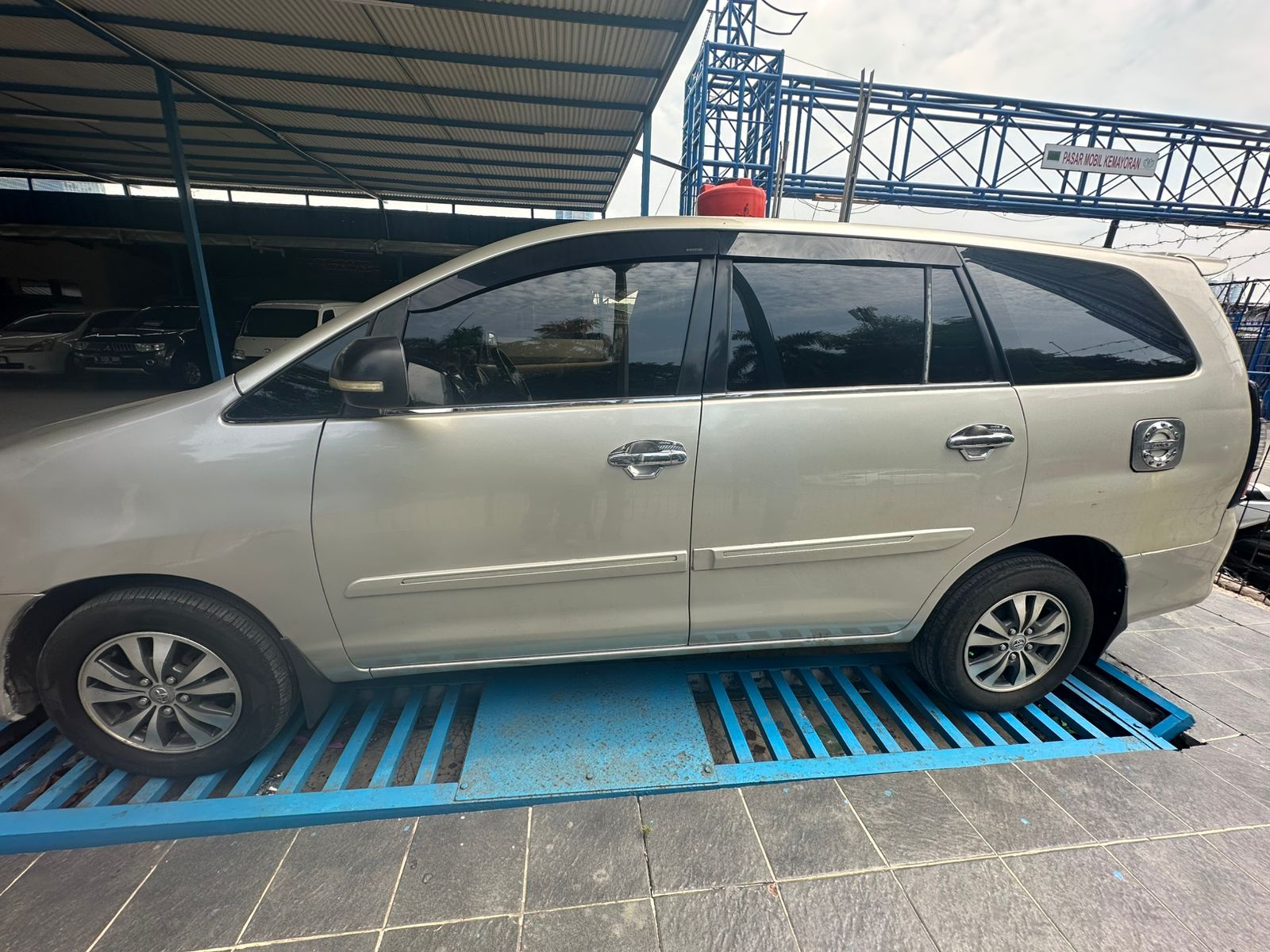 2013 Toyota Kijang Innova 2013 Toyota Kijang Innova