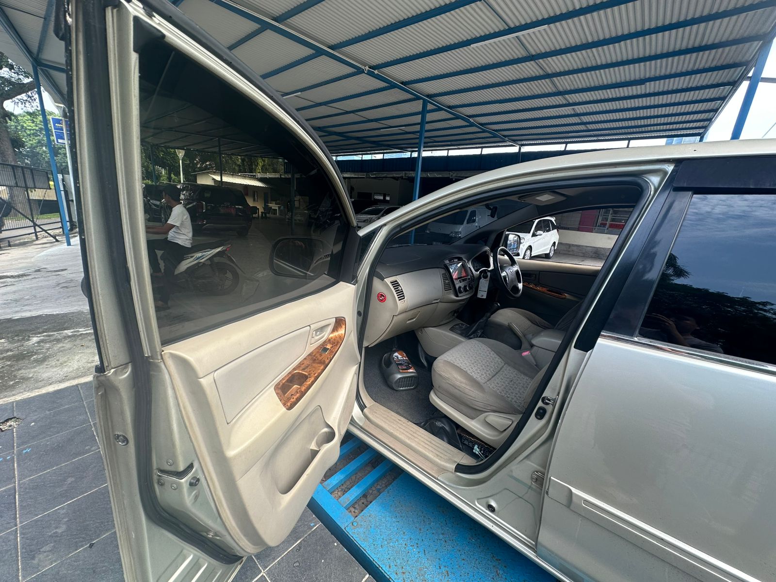 2013 Toyota Kijang Innova 2013 Toyota Kijang Innova