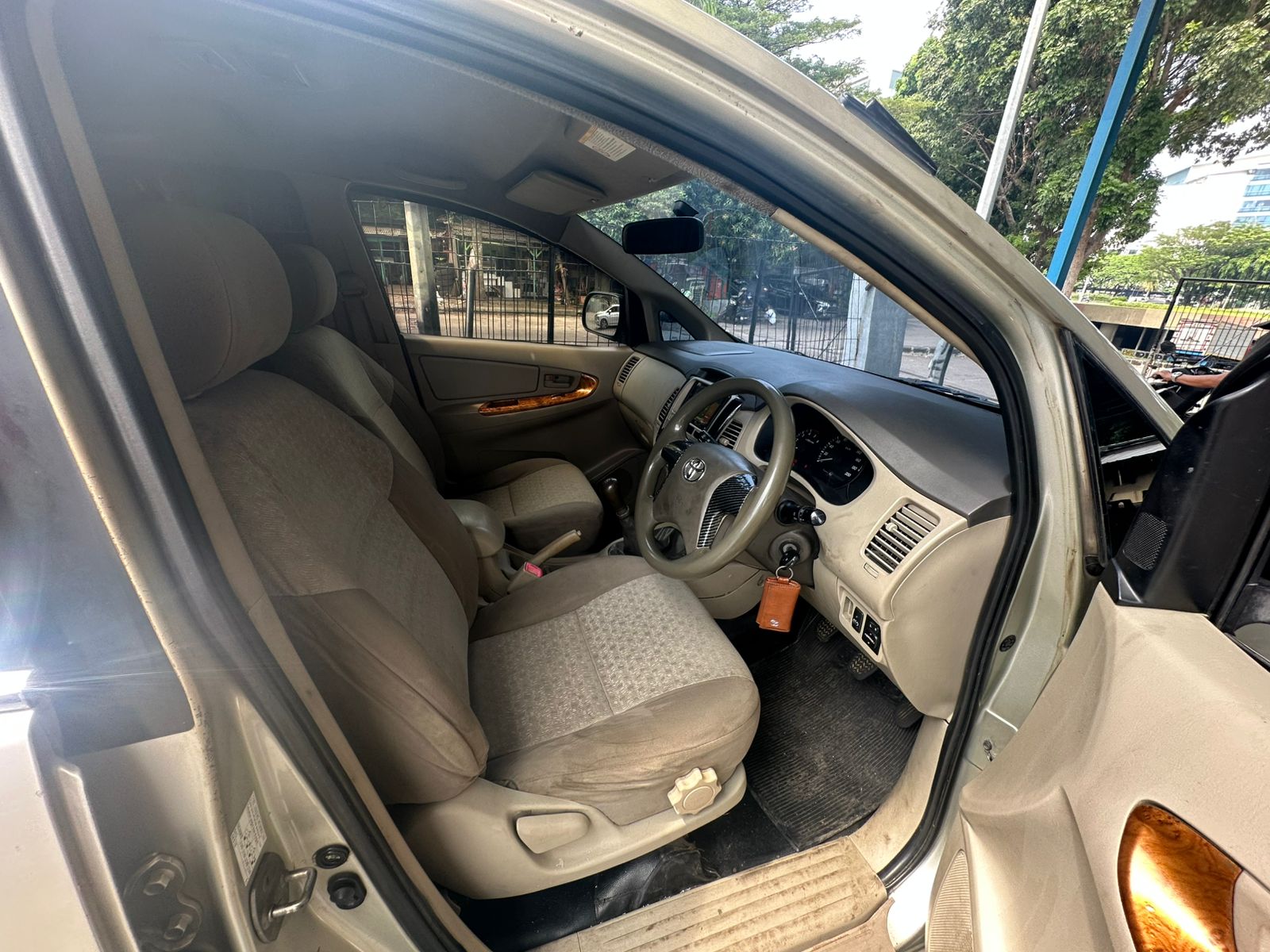 2013 Toyota Kijang Innova 2013 Toyota Kijang Innova