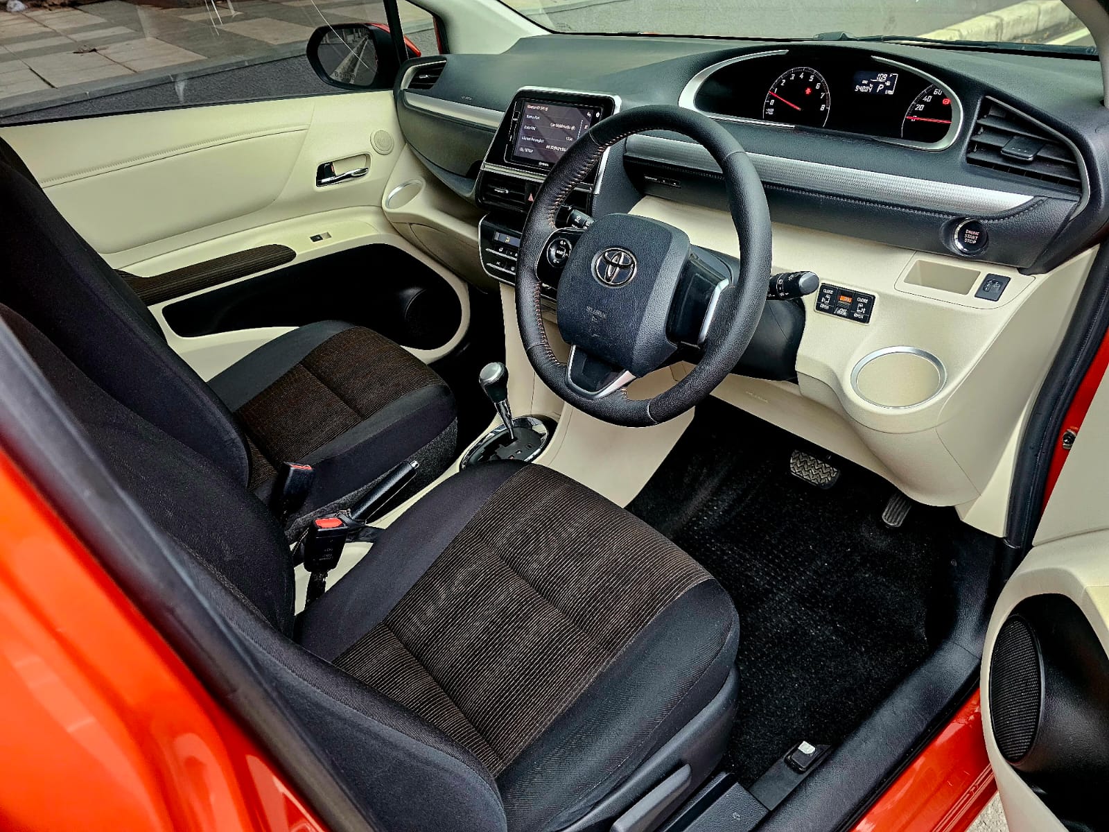 2017 Toyota Sienta 2017 Toyota Sienta