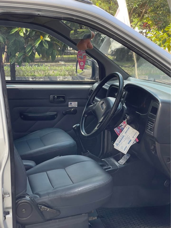 2005 Isuzu Panther LM SMART 2.5 MT 2005 Isuzu Panther LM SMART 2.5 MT